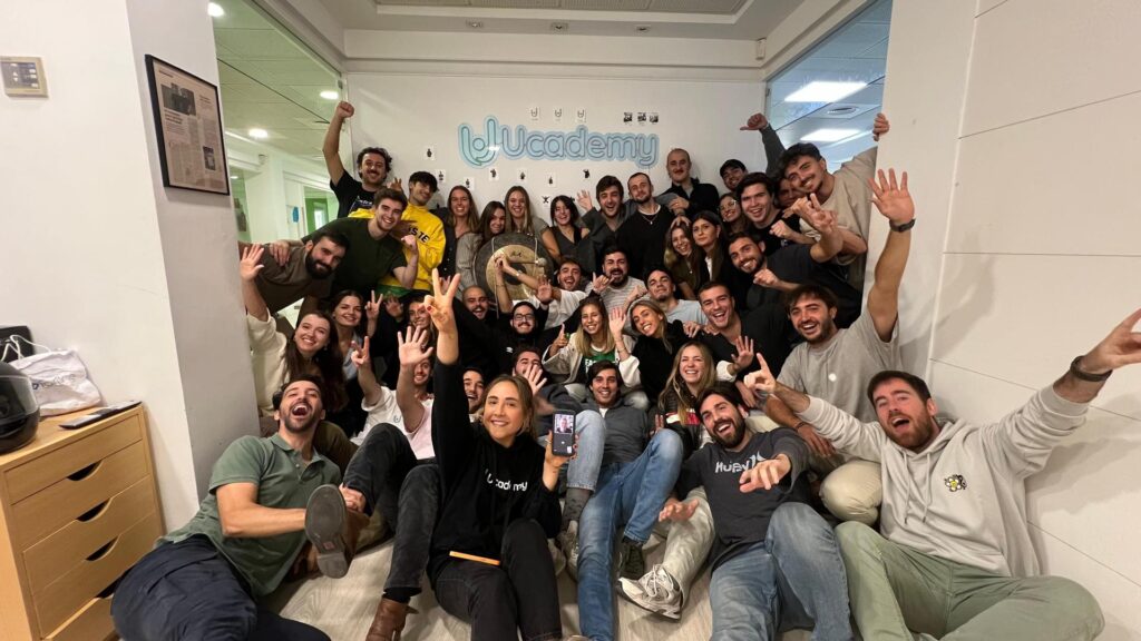 Ucademy ; revoluciona la educación Online con su nueva aplicación móvil Ucademy & GO