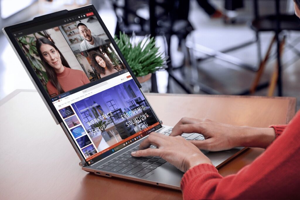 Lenovo y su portátil de pantalla enrrollable.