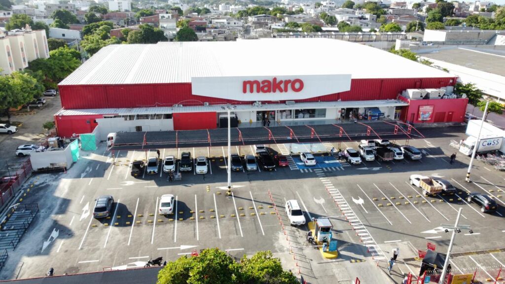 Makro amplia sus servicios