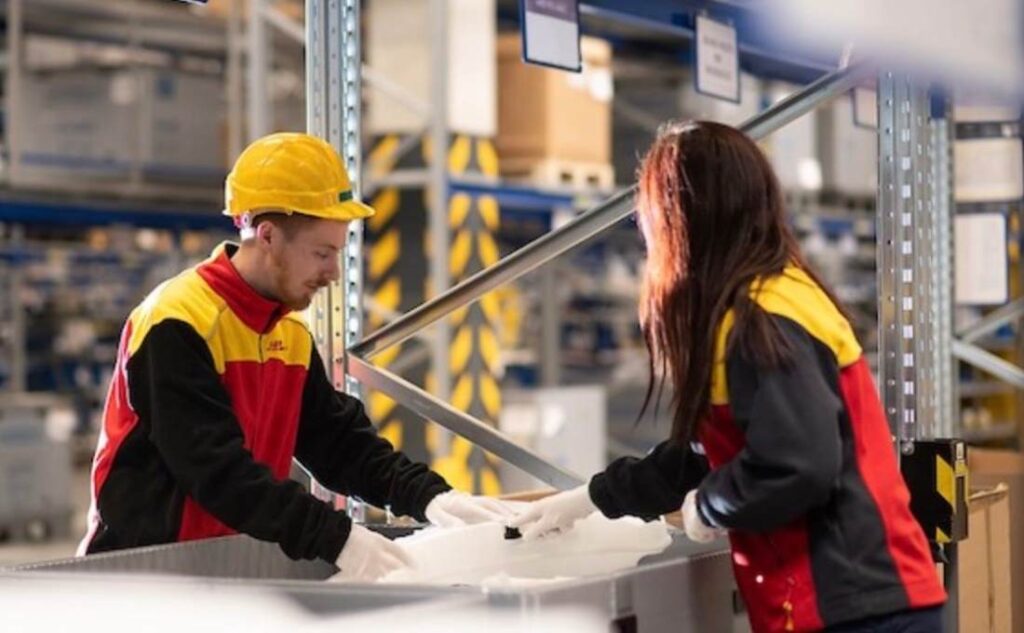 DHL Supply Chain renueva alianza estratégica con Movistar Colombia hasta 2029