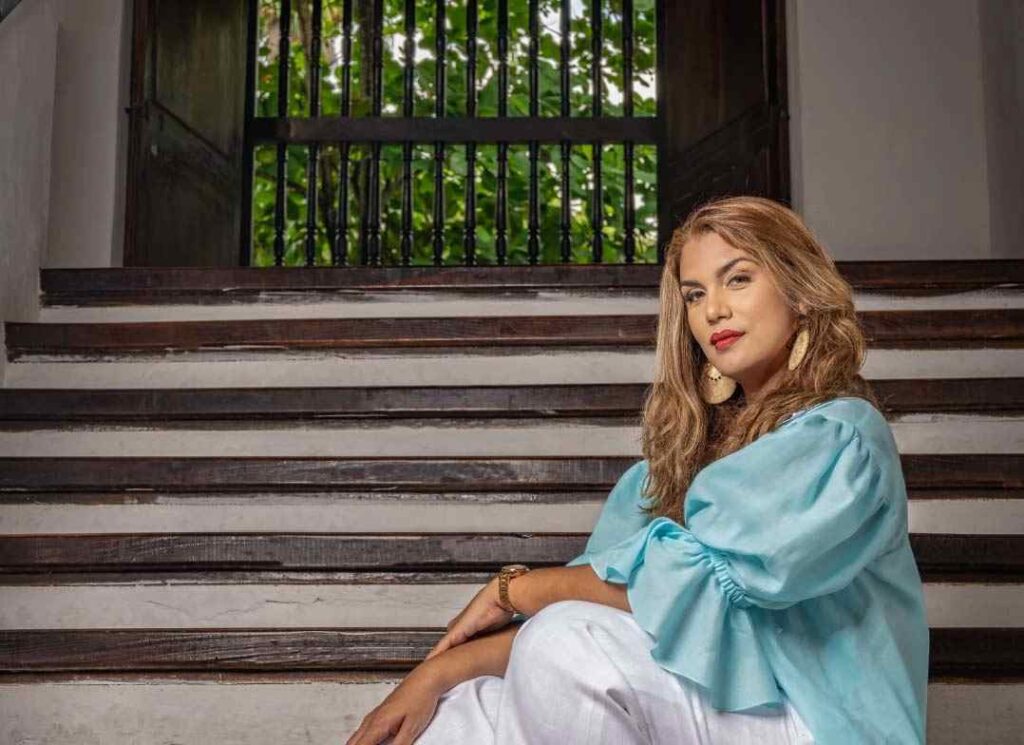 La poeta que pinta el mar