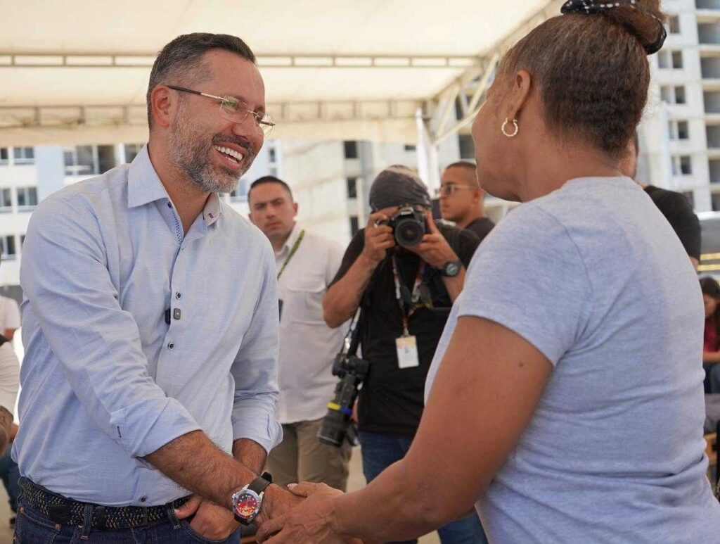El Ministro de Vivienda en la Comisión Séptima del Senado entregó  los avances del Plan de Reconstrucción