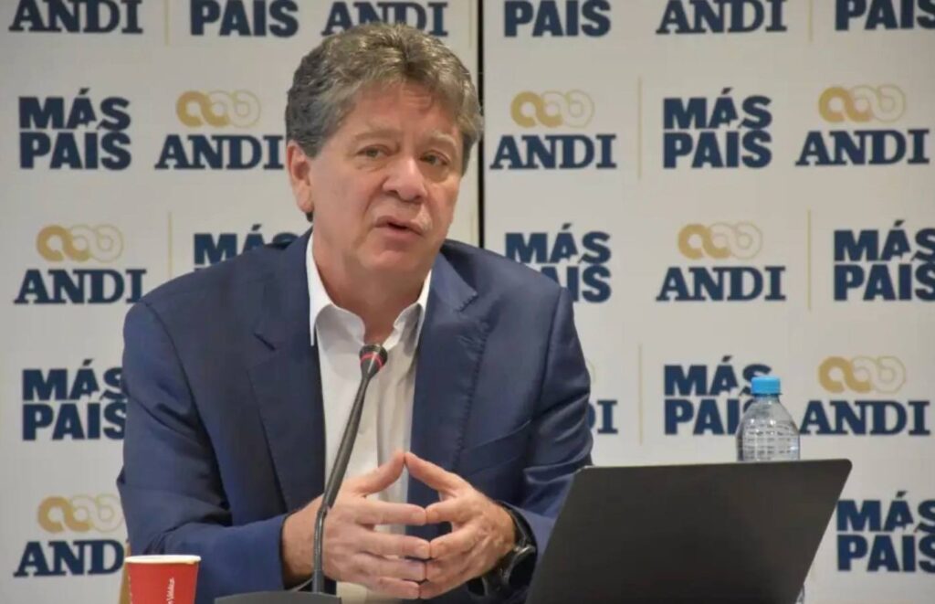 ANDI: Bruce Mac Master renuncia tras presiones institucionales y quiebre del diálogo con el Gobierno